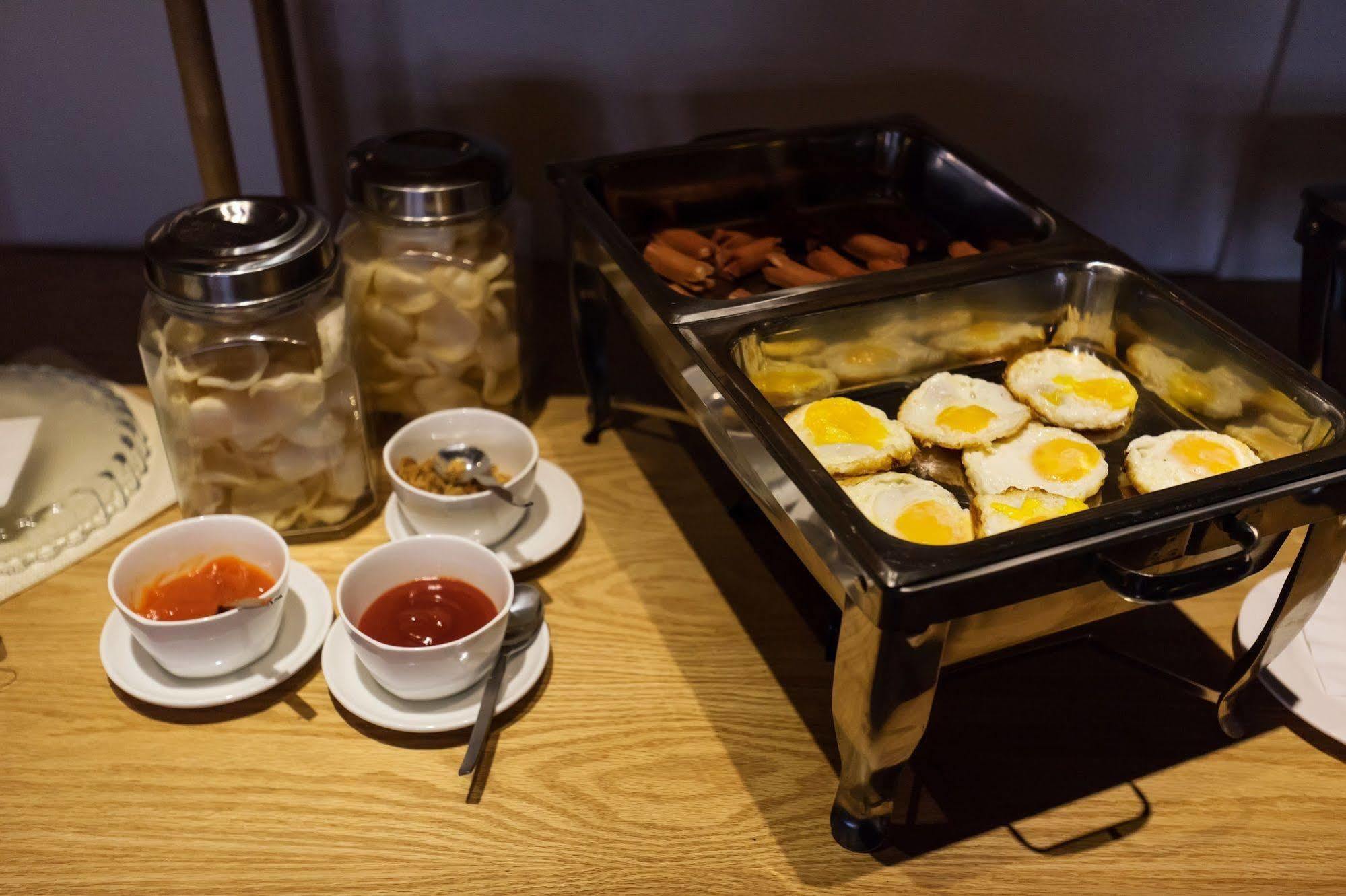 Liberty Hotel Thamrin Jakarta Ngoại thất bức ảnh